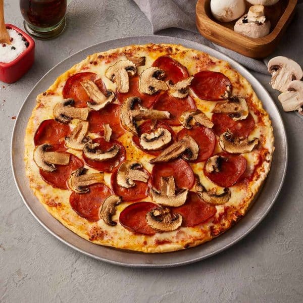 Pizza Pepperoni y Champiñones